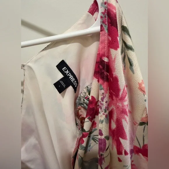 Express women’s floral blouse - Picture 6 of 7